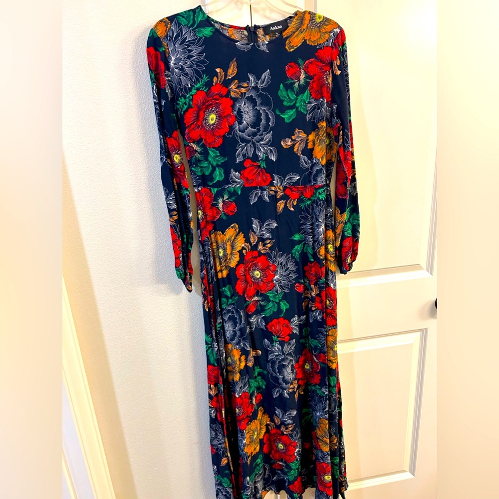 Beautiful Navy Floral Dress. Large